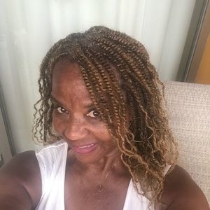 Meet your Posher, Joyce